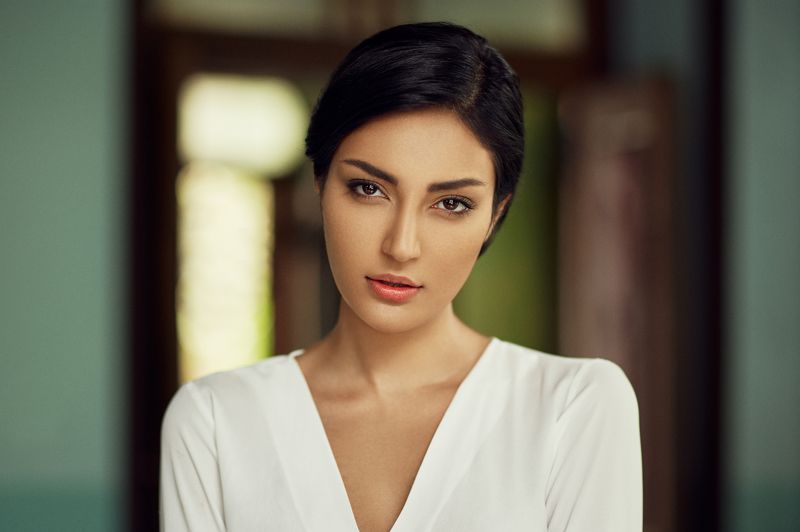 portrait, beauty, face, naturallight, location, headshot,  Monaphoto preview