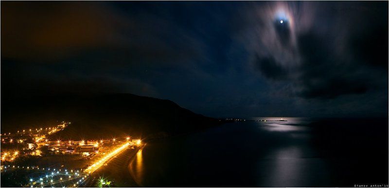 Лунная соната одинокого маякаphoto preview