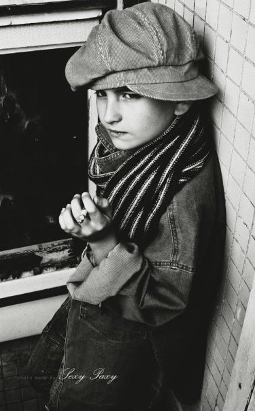 суровость улиц,нежность ребёнкаphoto preview