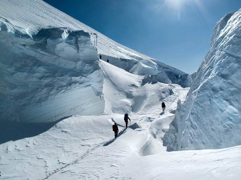 центральный памир. пик коммунизма, ледопад. спортивный туризм. альпинизм. В ледовых лабиринтах...photo preview