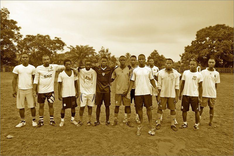 О дожде и любви к футболу фото превью