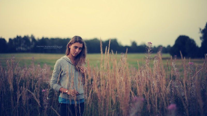 девушка, трава, поле Dream fieldphoto preview