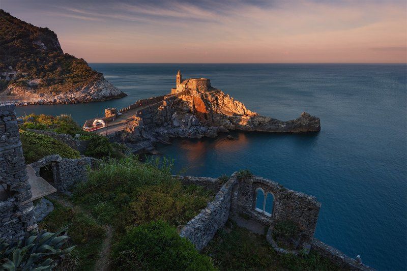 италия, лигурия, портовенере, italy, liguria, cinque terre, portovenere San Pietro Church in Portovenere.photo preview