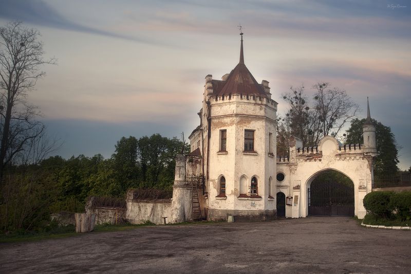 замок Старинная усадьба ...photo preview