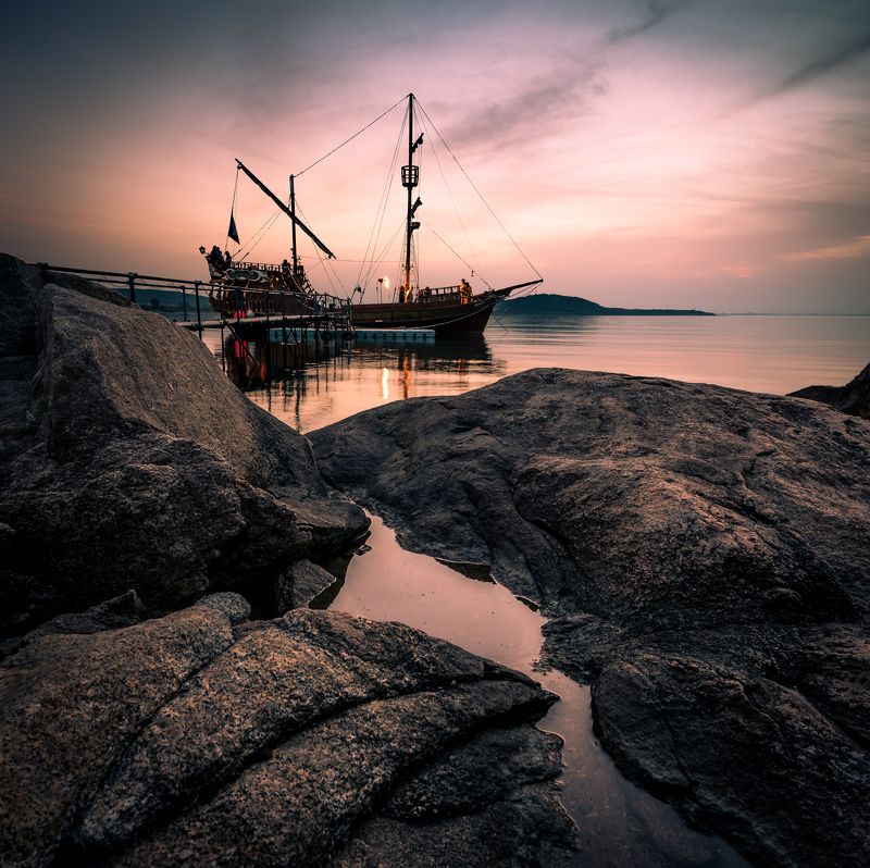 sunset, ship, sea, rock, sky, water, waterscape Esmeraldaphoto preview