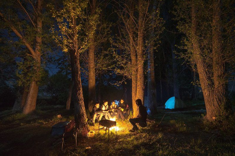 костер, огонь, ночь Ночью у костра фото превью