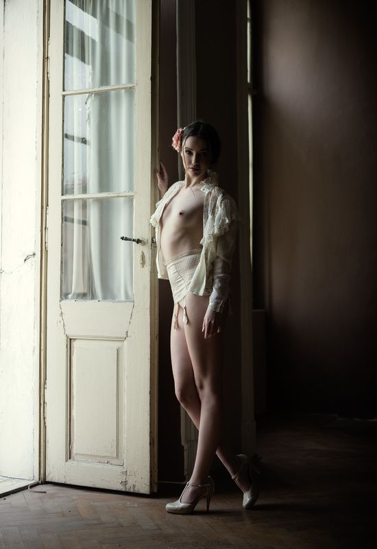 nude, portrait, mood, old castle, michael schnabl old castlephoto preview