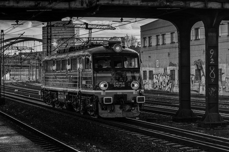 B&W Train photo preview
