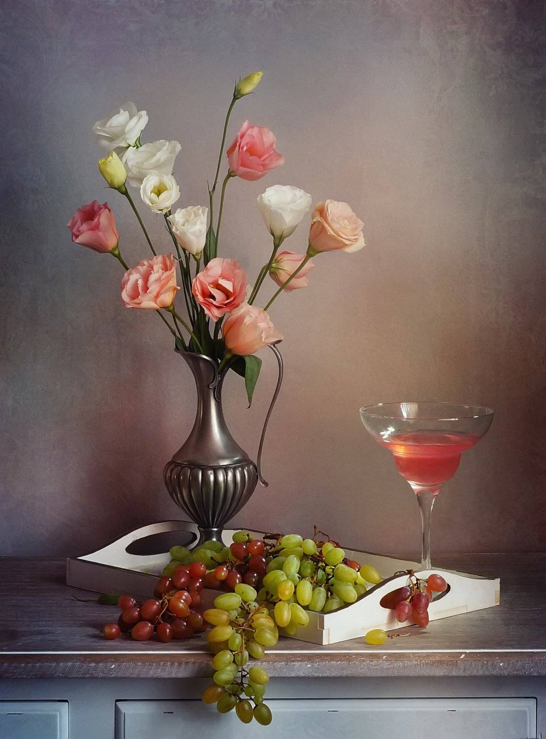 Розовое вино... Автор: Айснер Юлия вино, виноград, цветы, букет, свет, Айснер Юлия