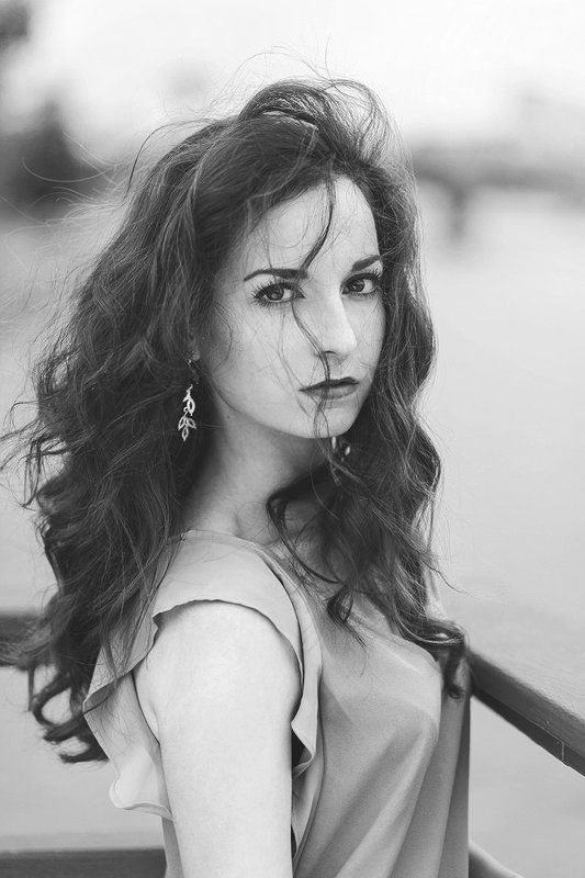 #portrait #blackandwhite #closeup #hair #eyes #frankfurt #bulgaria #bokeh #bw  Настяphoto preview