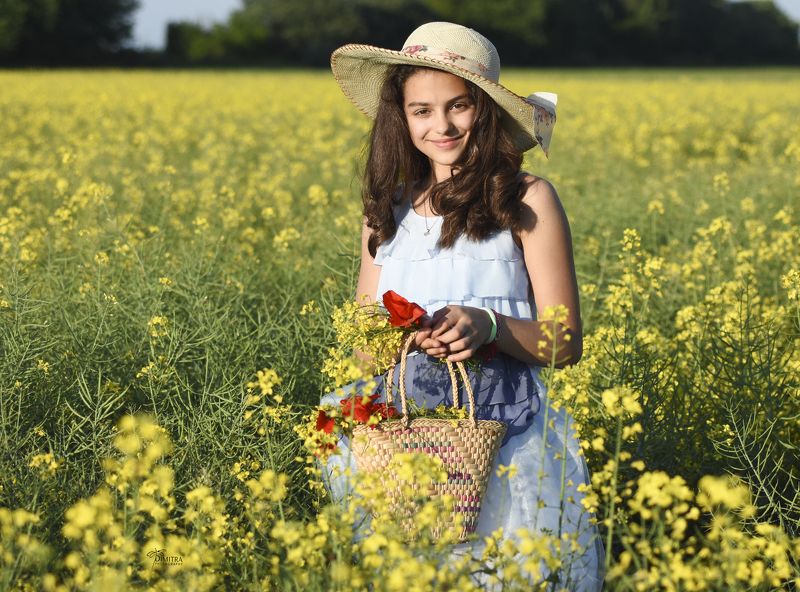 Цветущие поля - Еваphoto preview