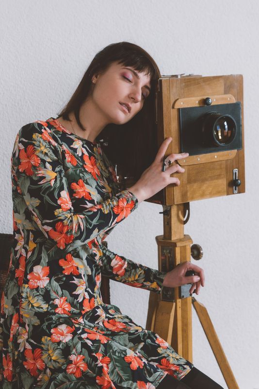 девушка, студия, портрет Momentphoto preview