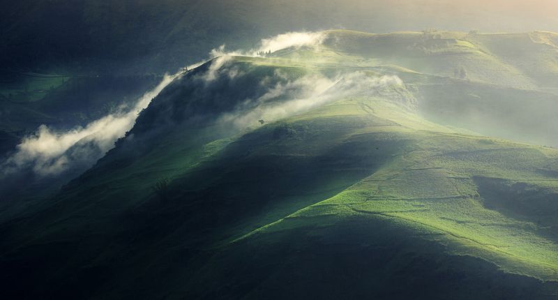 Clouds hug the mountainphoto preview