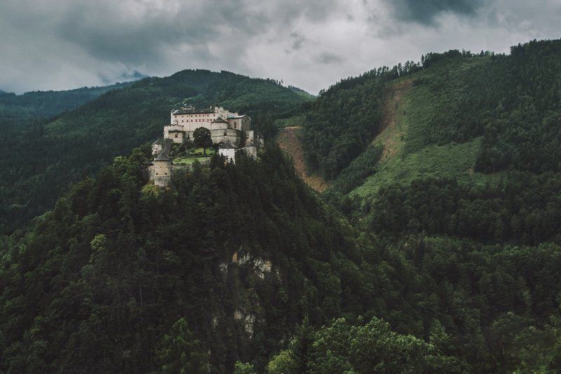 замок; горы; лес; а/встрия; Неприступный замокphoto preview