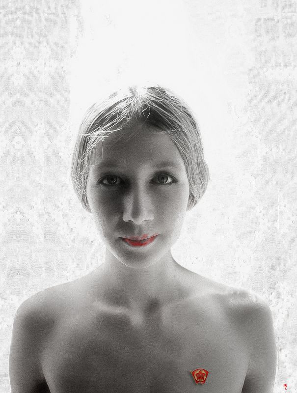 ph. «комсомолка Вилена со значком образца 1945 года»…photo preview