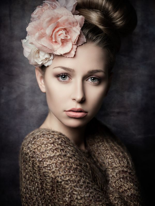 portrait, fine art portrait, flowers, Theresaphoto preview
