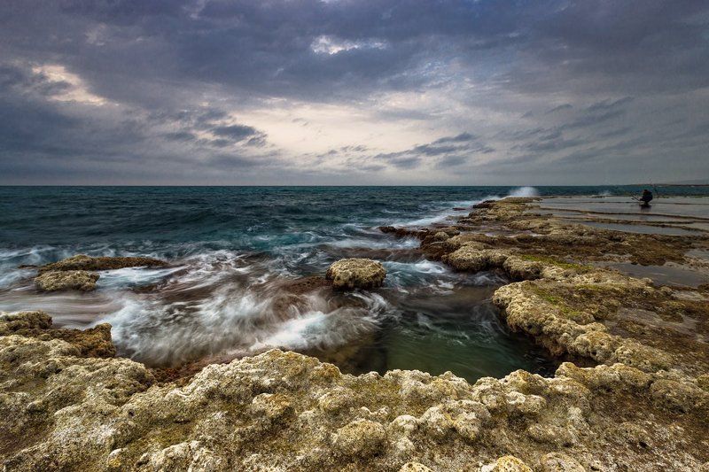 средиземное море, небо, камни, вода, песок, облака, море, пляж, парк, шторм, национальный парк, израиль, север, закат, солнце, ветер, брызги, волны, весна, природа, пейзаж, Средиземное мореphoto preview