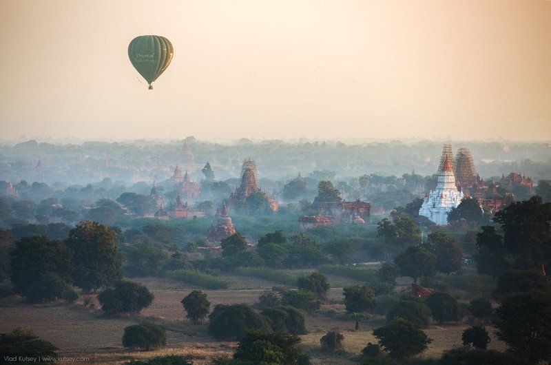 temple,азия,баган,бирма,город,джунгли,пагода,рассвет,Утро,Храм,храмы,царство,шары,пагоды,мьянма,jungle,Myanmar,Burma,pagoda,Bagan,pagan,паган,воздушные_шары,balloons Balloons Over Old Paganphoto preview
