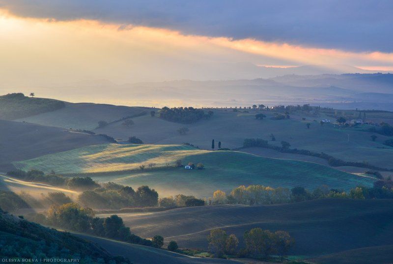 Italy, Tuscany, fields, sunrise Бархатные поля Тосканыphoto preview