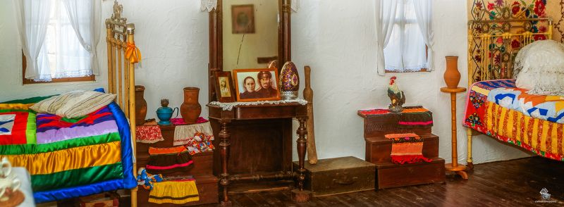 станица атамань, краснодарский край, темрюкский район, достопримечательности станицы атамань, соломенная крыша, дрова, сельская дорога, грязь, лужа, бездорожье, весна, май, деревенская утварь, казачий быт, зелёная трава, солнечный день, побережье, берег м Станица Атамань (часть 2)photo preview