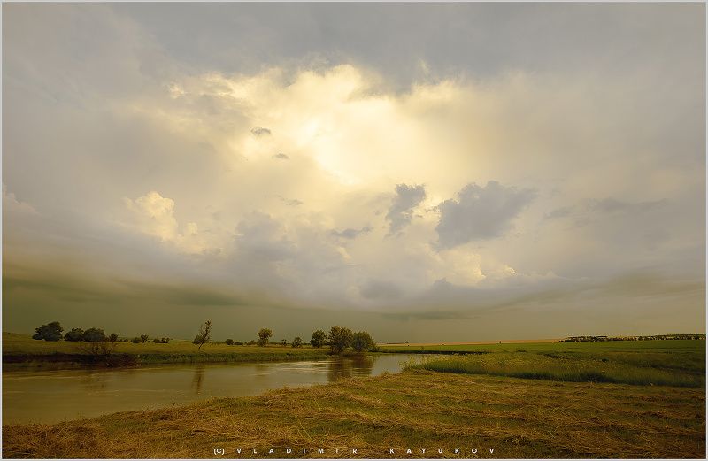 юг россии, ставропольский край, река егорлык На границе весны и лета.photo preview