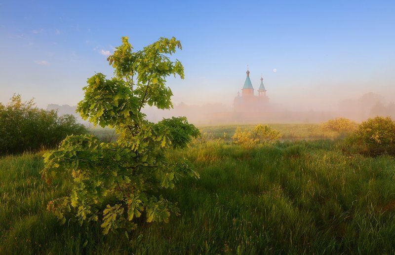 Про луну, туманный рассвет и церквушкуphoto preview