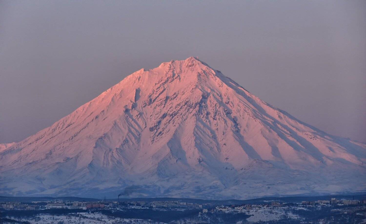 утреннее пробуждение. Автор: Евгений Паршуков камчатка, корякский вулкан, зима, утро, рейд, Евгений Паршуков