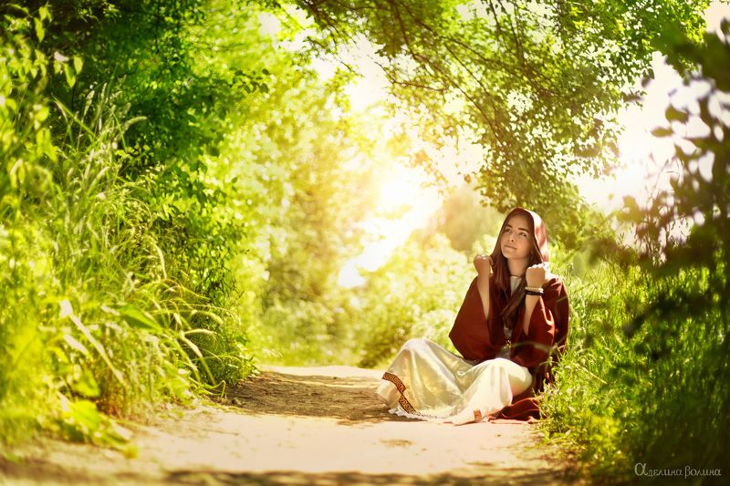 девушка лес любовь свет солнце тьма душа ведьма монах What inside..photo preview