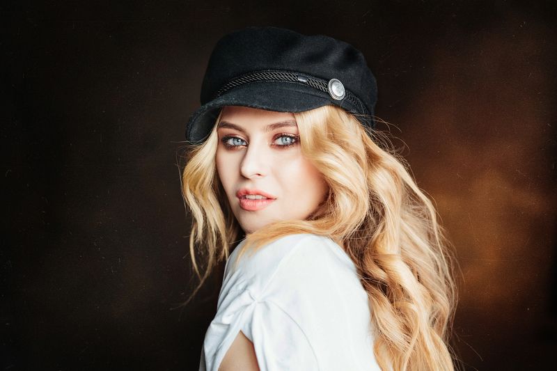 студия, девушка, красивая, гламур, портрет Красоткаphoto preview