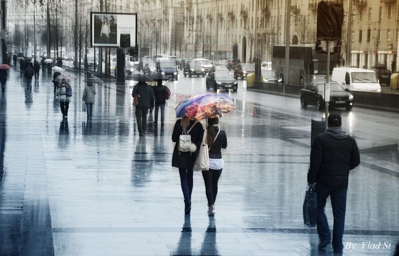 Прогулка, улица, весна, сырость, вода, дождь, день, город, улица, люди, Walk, street, spring, damp, water, rain, day, city, street, people Прогноз погоды на это летоphoto preview