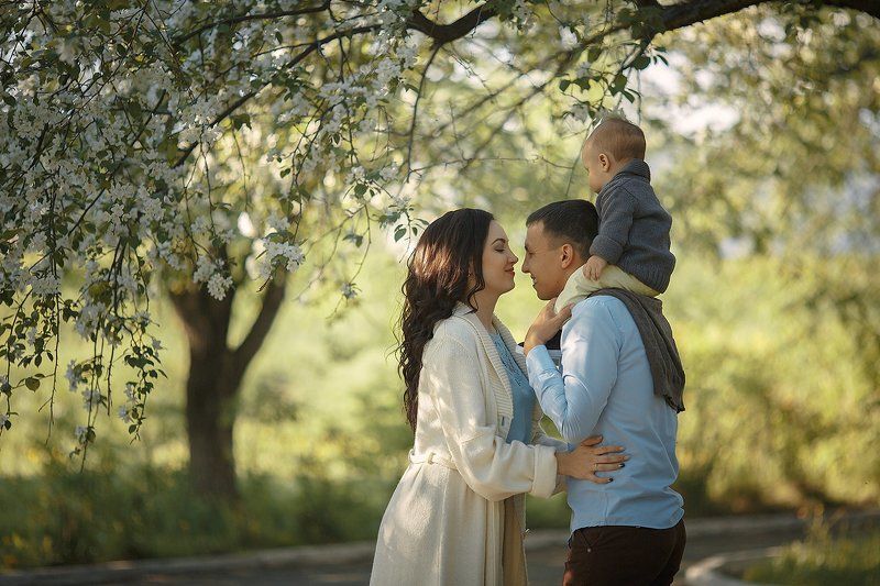 В яблоняхphoto preview