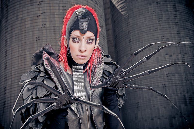 фрида, андрогин, фрик Прикосновениеphoto preview