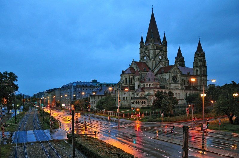 австрия, вена, собор, св.франциск, ассизский Хмурое утроphoto preview