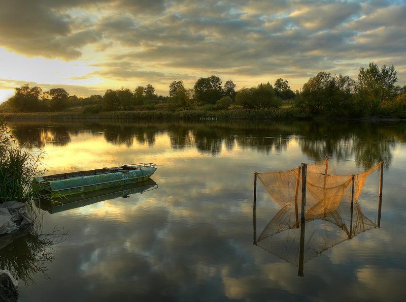 пейзаж, пруд, лодка, сетка, облака photo preview