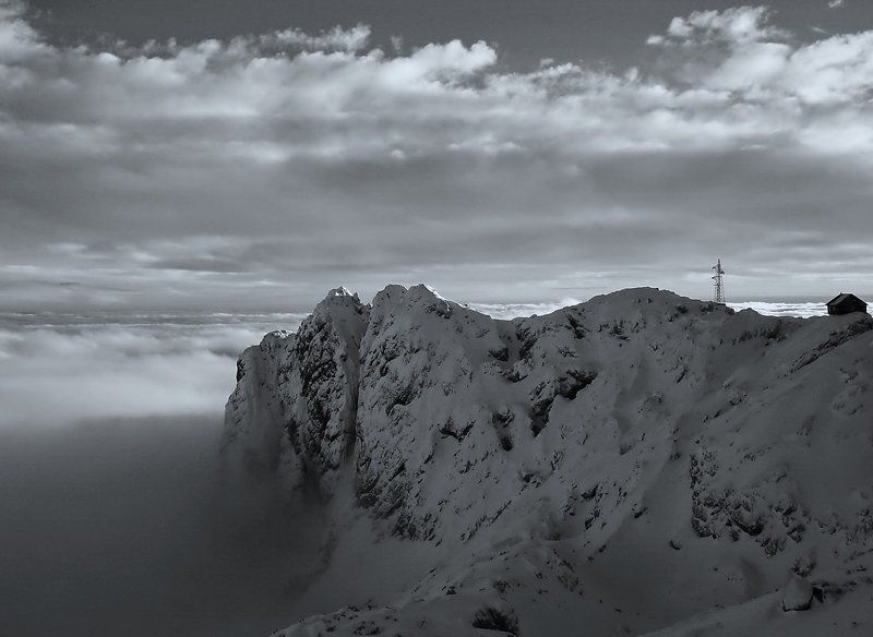 горы, приют приютphoto preview