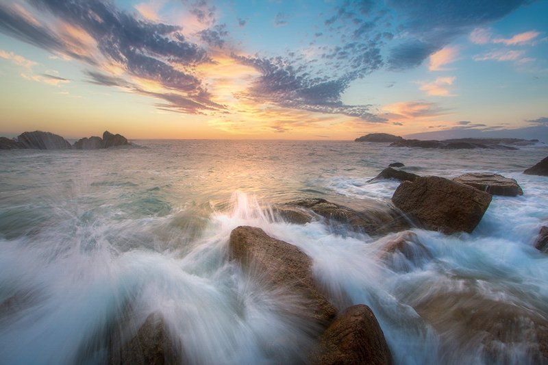 sunrise 惊涛拍岸Island Sunrisephoto preview