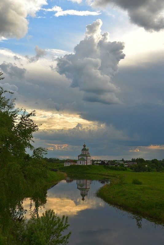 Суздаль, тучи, церковь *** фото превью