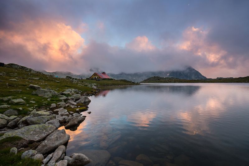 Горная хижинаphoto preview