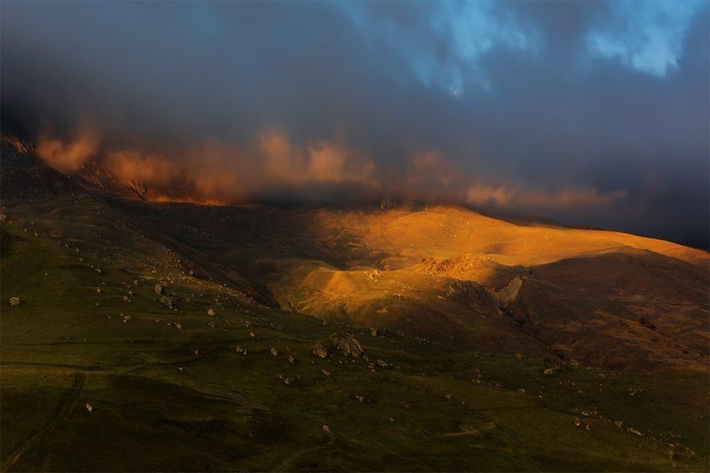 природа, пейзаж, кавказ, горы, весна, вечер, панорама, закат, солнце, небо, облака, свет закатный светphoto preview