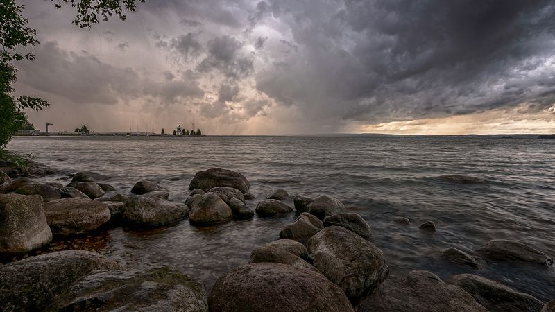 За мгновение до буриphoto preview