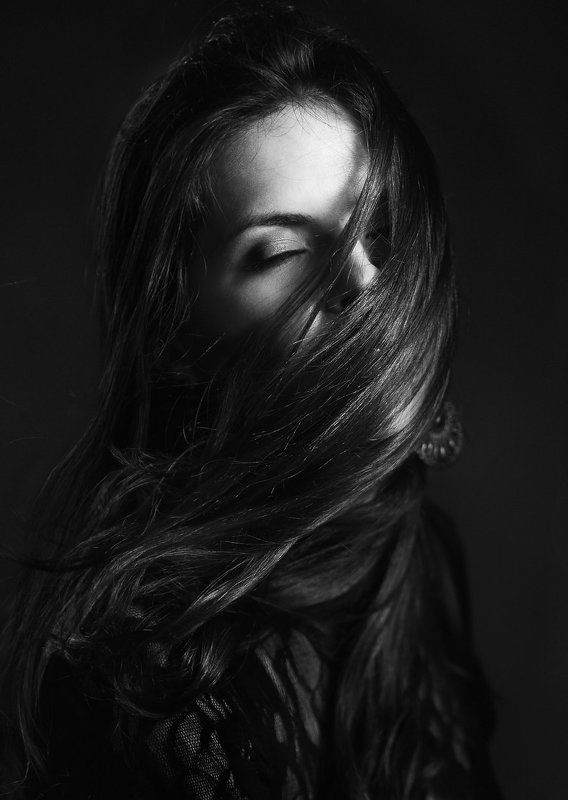 портрет, фотостудия, лицо, волосы, ветер, девушка, монохромная, свет, black and white, art, fine art, beauty, glamour, davydov Из цикла Другие портреты...photo preview