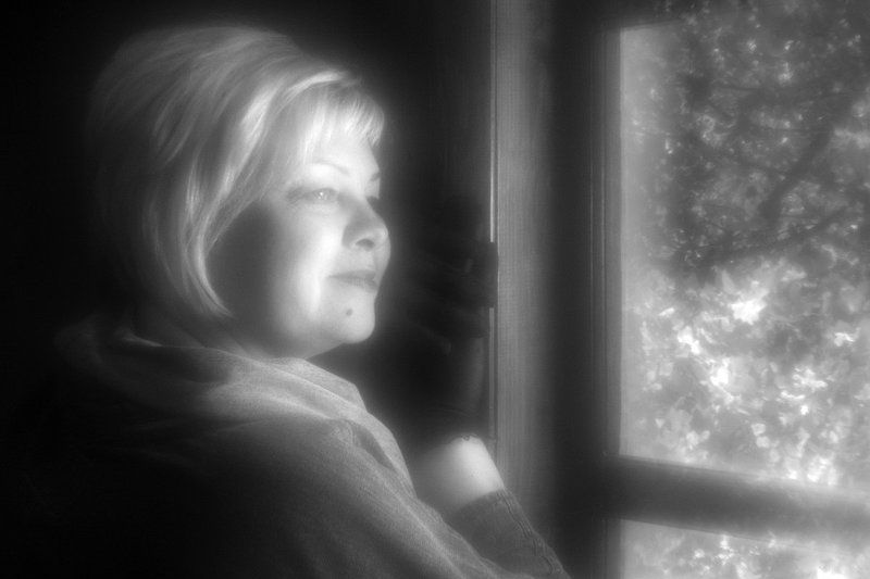 Любуясь яблоневым цветомphoto preview