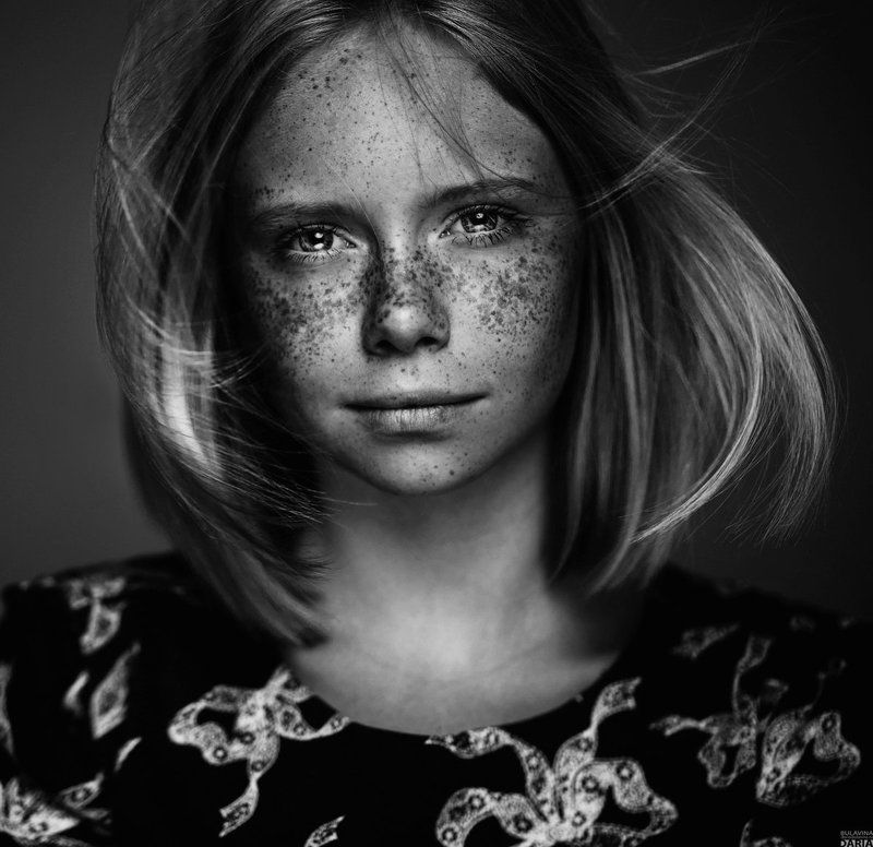 портрет,  булавина, веснушки Полинаphoto preview