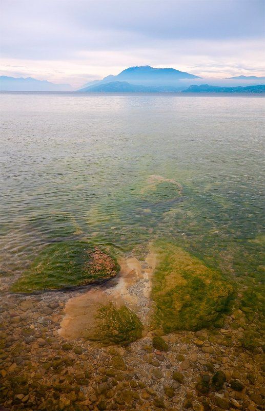 озеро, гарда, италия, сермион, горы, альпы, камни, дымка, туман озеро Гардаphoto preview