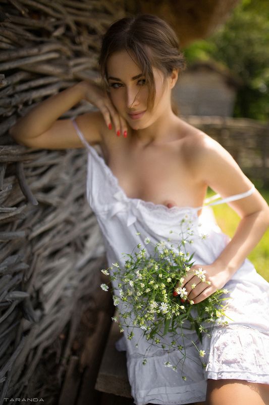 girl, kiev, ukraine, village, portrait, nu, nude, flowers, sweet, sexy photo preview