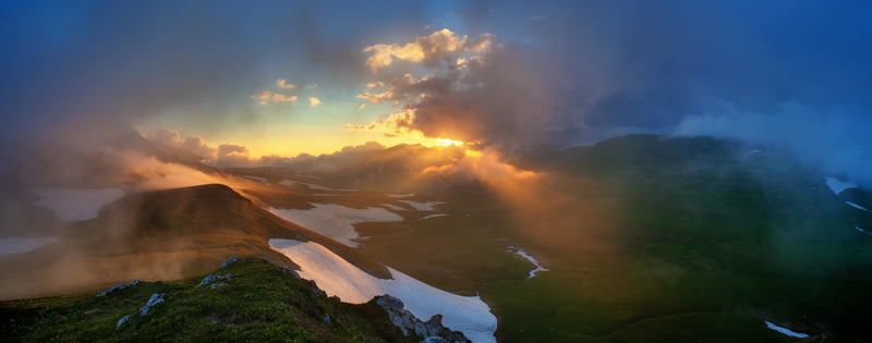 #sky #landscape #fog #sunset #water #nature #travel #sun #evening #panorama #mountain #pano #dawn #panoramic #outdoors #dusk #oshten #lagonaki #qrdl #лагонаки #закат #дымка #лагонаки #панорама #долина oshtenphoto preview