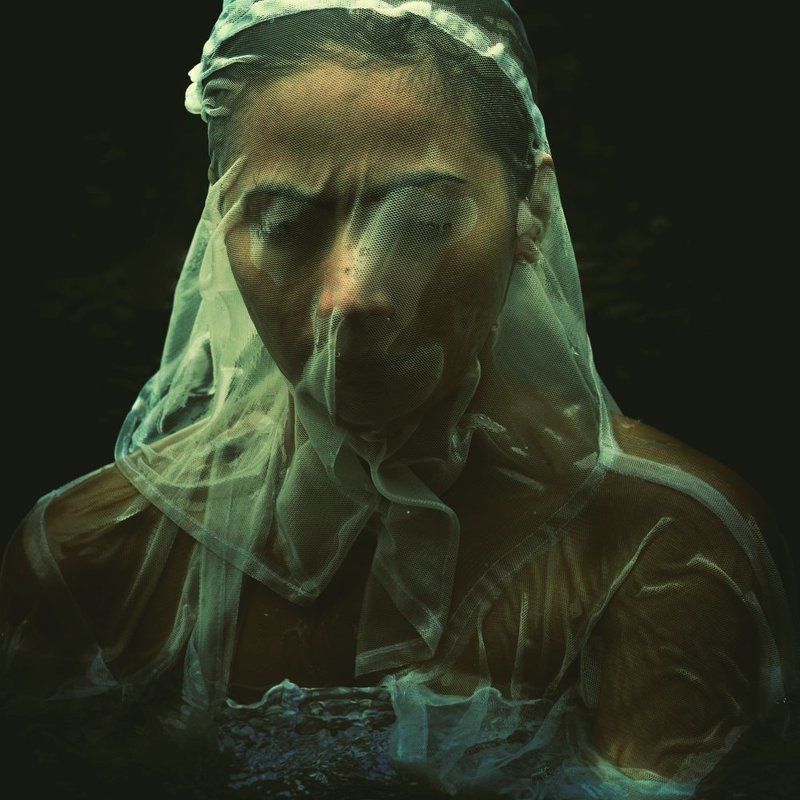 im drowning in my tearsphoto preview