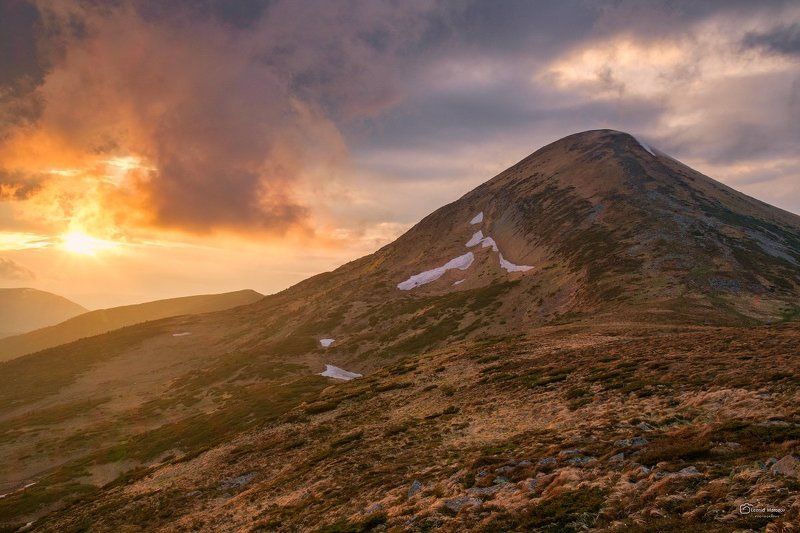 рассвет., туман., карпаты., горы.  фото превью
