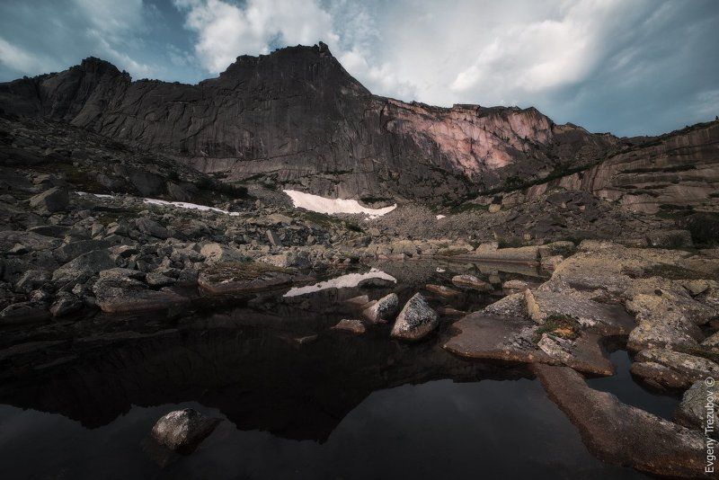 ергаки, природа, пейзаж, саяны, спящий саян, утро, облака, горы, скалы, лето, сибирь На рассвете у Спящего Саянаphoto preview