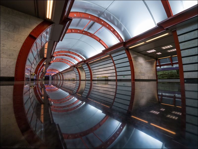 Россия, город, Санкт-Петербург, Петербург, Питер, СПБ, метро, метрополитен, подземка, станция, Обводный, Канал, отражение Россия. Санкт-Петербург. Станция метро \